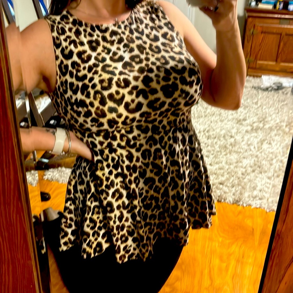 Sleeveless leopard high-low top Emerson Kate Boutique Medium